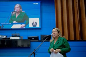 Lia Nogueira apresenta PL que cria multa para agressões contra profissionais de saúde