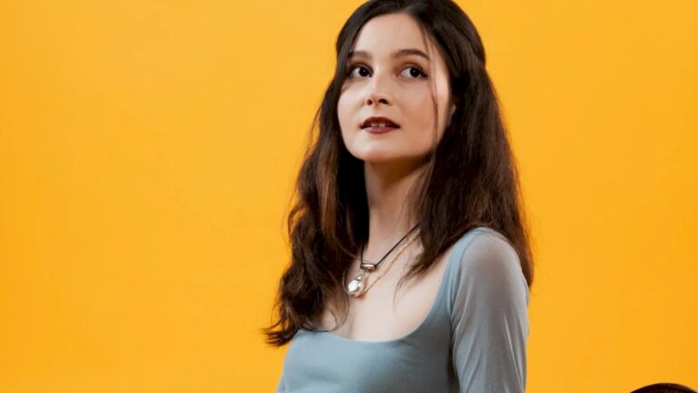 Malu Azevedo se destaca como nova voz da MPB em EP de estreia