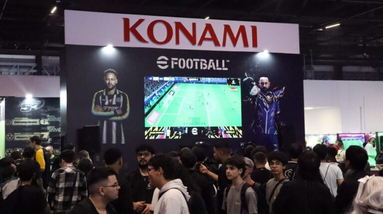 Estande da Konami