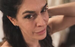 Paula Lavigne posta fotos sem roupa: "Pode ou é tarde demais?"