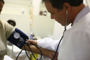 Prefeitura convoca 120 médicos para reforçar atendimento nas unidades 