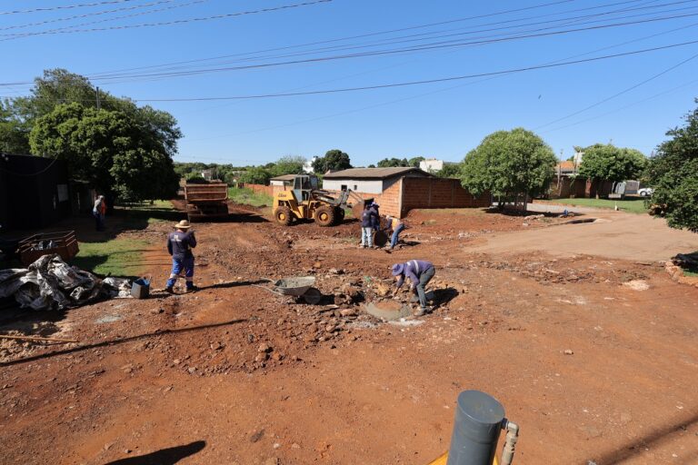Prefeitura recupera trecho da Rua 20 de Dezembro e moradores elogiam trabalhos