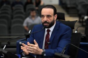 Professor Juari comemora R$ 100 milhões destinados para primeira infância e relembra percurso até essa conquista