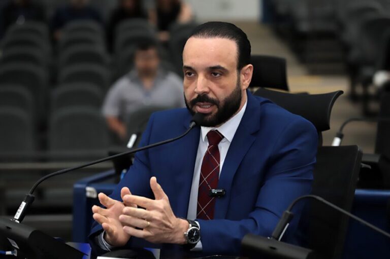 Professor Juari comemora R$ 100 milhões destinados para primeira infância e relembra percurso até essa conquista