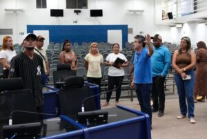 “Queremos o direito de morar sem medo”: famílias se reúnem com Landmark para organizar audiência sobre regularização de favelas