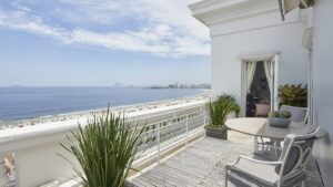 R$ 32 mil a diária: conheça o quarto de luxo do Copacabana Palace