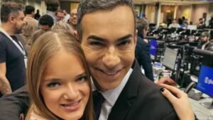 Rafaella Justus e César Tralli se emocionam em despedida