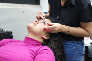 SEJUV oferece cursos gratuitos de manicure, pedicure e cílios