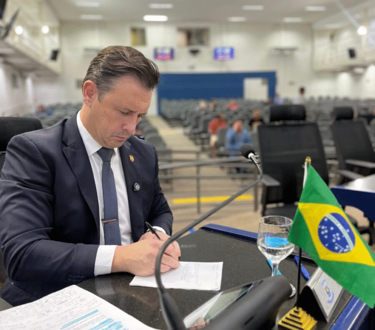 Salineiro propõe lei para que pais e professores opinem sobre mudanças no trânsito em frente às escolas