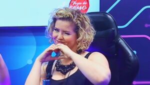 Se LiG: Larissa Tassi revive sucesso de "Cavaleiros do Zodíaco"