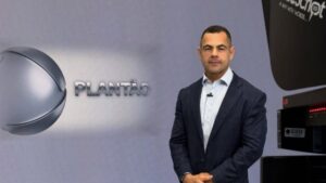 Tino Júnior supera Globo e Record atinge maior ibope em 15 anos