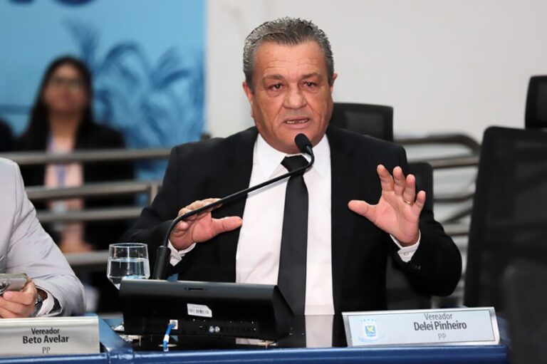 Vereador Delei solicita urgência em operação tapa-buracos em Campo Grande