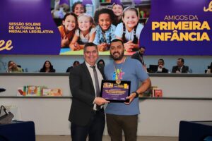 Vereador Dr. Victor Rocha realiza Sessão Solene de entrega da Medalha “Amigos da Primeira Infância” ao  Projeto Pequeninos