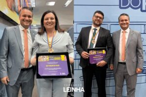 Vereador Leinha homenageia personalidades na Sessão Solene de outorga da Medalha “Amigos da Primeira Infância”