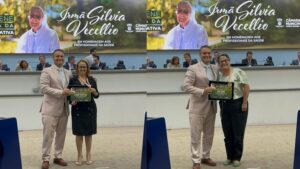 Vereador Leinha homenageia profissionais da saúde em Sessão Solene na Câmara Municipal