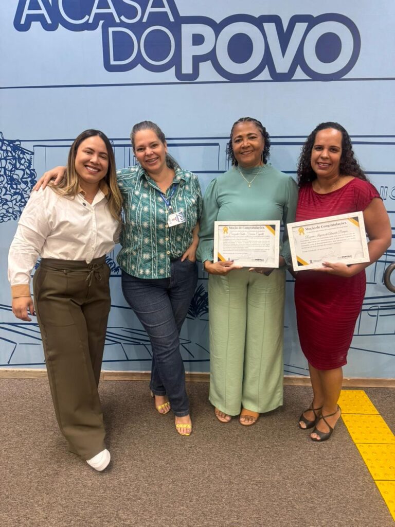 Vereadora Ana Portela homenageia policiais e empreendedoras com moções de congratulação