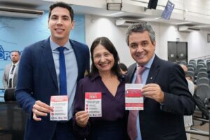 ‘Combater a violência contra a mulher é uma luta que precisa ser permanente’, diz Landmark, coautor do projeto Banco Vermelho
