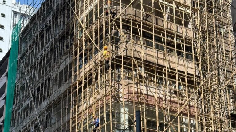 Andaimes de bambu podem ter aumentado incêndio em Hong Kong