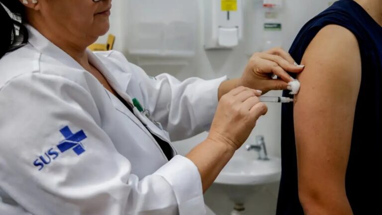 Antes de viajar: vacinas essenciais para destinos turísticos