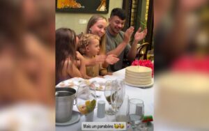 Após beijão em festa, Júlio e Tata Estaniecki almoçam juntos