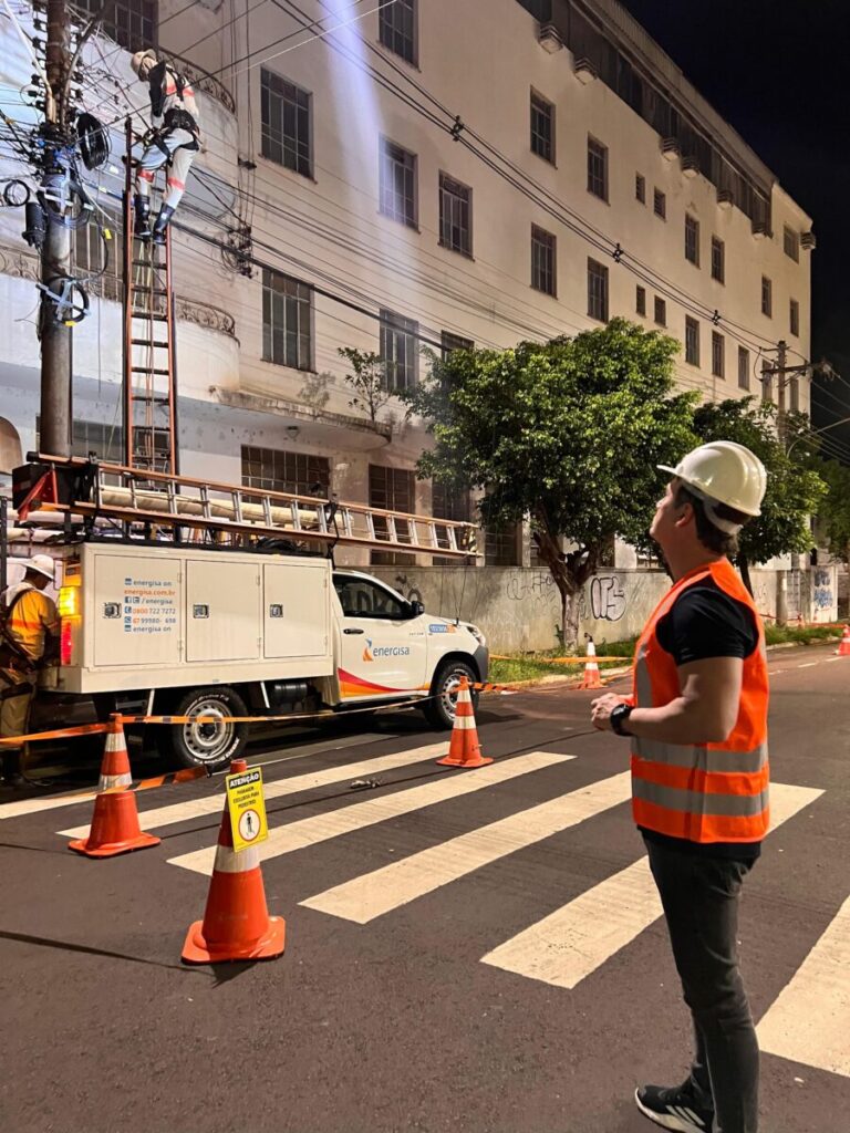 Após retirada de 15 mil metros de fios no Centro, Salineiro pede mutirão nos bairros