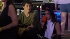 Bruna Marquezine e Shawn Mendes são flagrados juntos; veja vídeo
