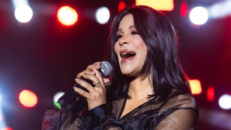 Cantora larga Calcinha Preta após supostos  desentendimentos