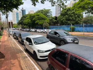 Com aval de comerciantes, estacionamento rotativo terá 6200 vagas