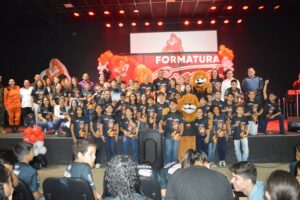 Com presença de autoridades, Proerd celebra formatura de 450 crianças em Coxim