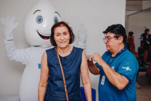 Com todas as doses da rotina, três unidades fazem plantão de vacinação 