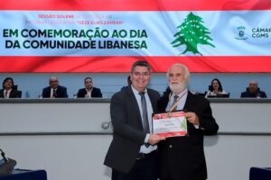 Dr. Victor Rocha homenageia Mafuci Kadri com a Medalha Legislativa Ueze Zahran em Sessão Solene da Câmara Municipal