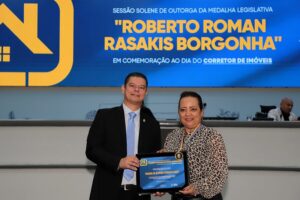 Dr. Victor Rocha homenageia corretores de imóveis com a Medalha Roberto Roman Rasakis Borgonha