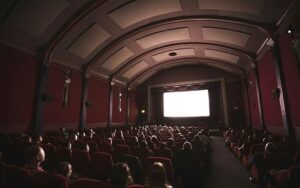 Encanto do telão: cinemas tradicionais no Brasil e no mundo