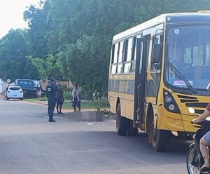 Estudante é socorrida em estado grave após ser atropelada por ônibus em Coxim