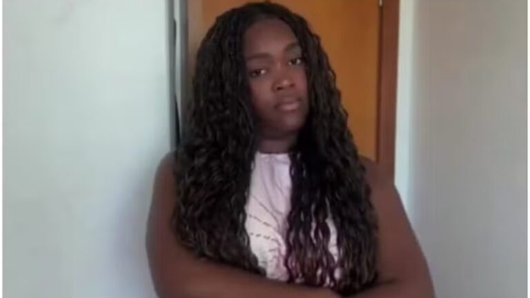 Ex-BBB Raquele reage a ataques por vender doces: "Você é burro"