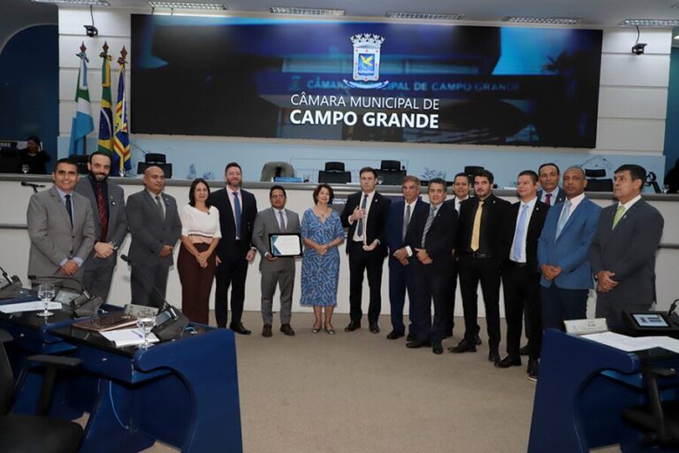 Ex-senadora e ex-vereadora Marisa Serrano é homenageada na Câmara Municipal