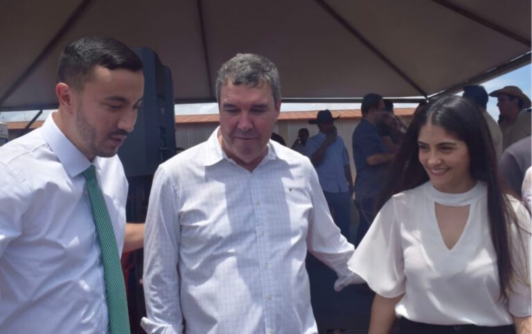 Governador Eduardo Riedel visita Pedro Gomes e anuncia novas obras para o município