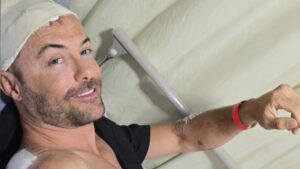 Kayky Brito sofre acidente de bicicleta e vai parar no hospital