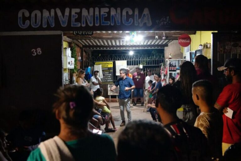 Landmark ouve moradores da comunidade Oswaldo Aranha e reforça luta por regularização