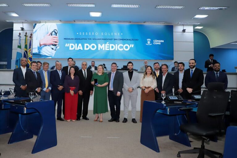 Médicos são homenageados em Sessão Solene na Câmara