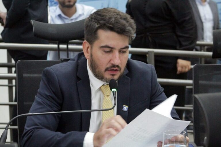 Mobilidade: Tavares propõe uso de inteligência artificial em semáforos para melhorar trânsito da Capital