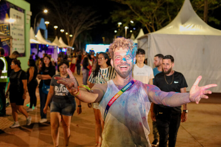 Munhoz & Mariano contagiam público em última noite de Cidade da Juventude