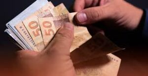 Prefeitura de Bonito paga primeira parcela do 13º salário aos servidores