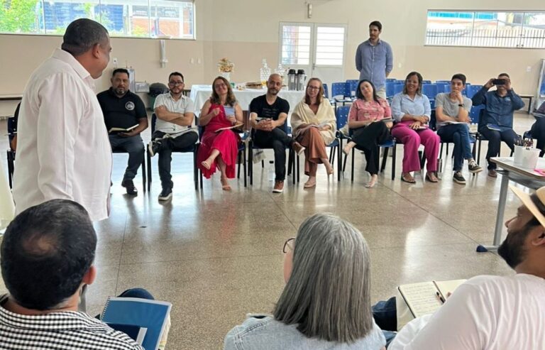 Prefeitura inicia jornada formativa do Programa Lampiar voltado aos profissionais da Educação