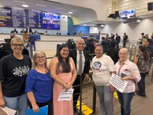 Ronilço Guerreiro vota a favor de projeto de manejo populacional de cães e gatos na Capital