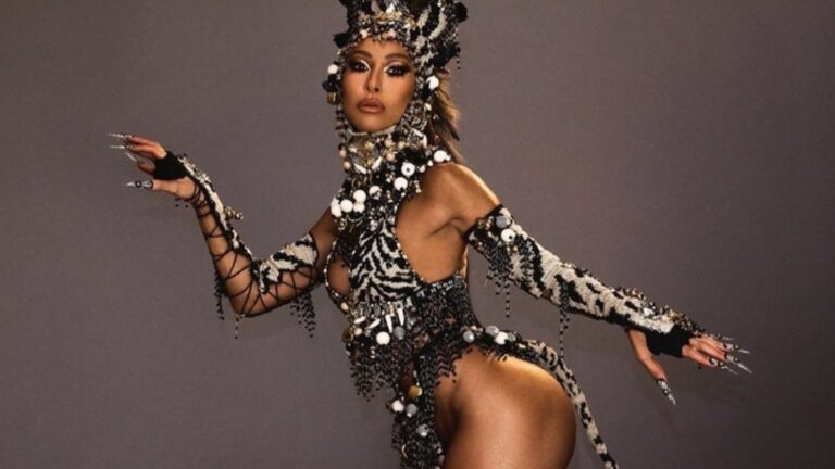 Sabrina Sato exalta Carnaval e revela novidade: "Meu lugar"