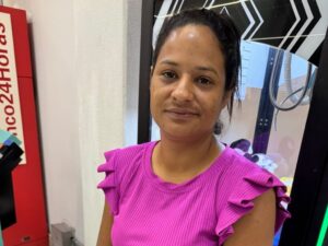 Sonho da casa própria leva dezenas de famílias à EMHA no primeiro dia de inscrição