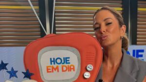 Ticiane Pinheiro renova contrato com a Record até 2028