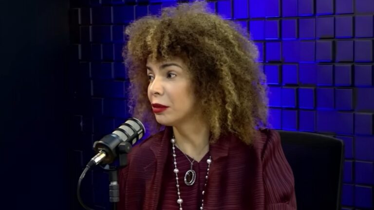 Vanessa da Mata expõe abusos e assédios vividos desde a infância