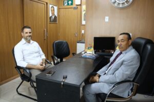 Vereador Carlão recebe o diretor-presidente da Águas Guariroba para apresentar demandas do abastecimento de água, coleta e tratamento do esgoto